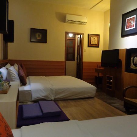 Dhanesvara Holistic Unique Homestay Wonocolo Ngoại thất bức ảnh