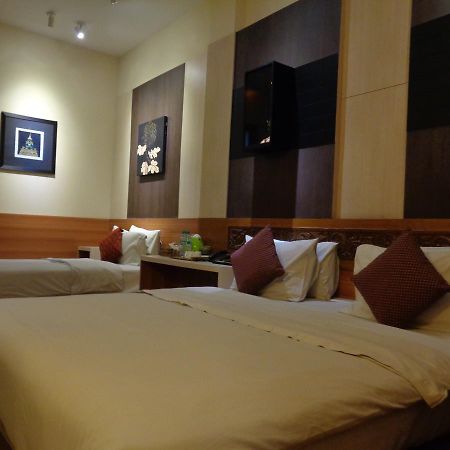Dhanesvara Holistic Unique Homestay Wonocolo Ngoại thất bức ảnh