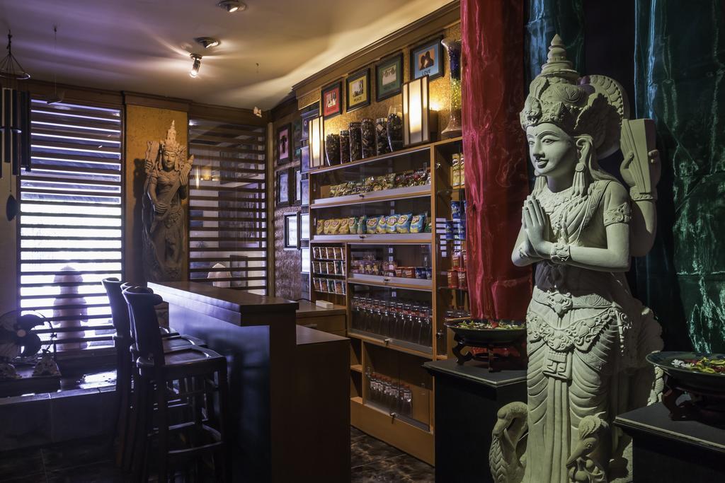 Dhanesvara Holistic Unique Homestay Wonocolo Ngoại thất bức ảnh