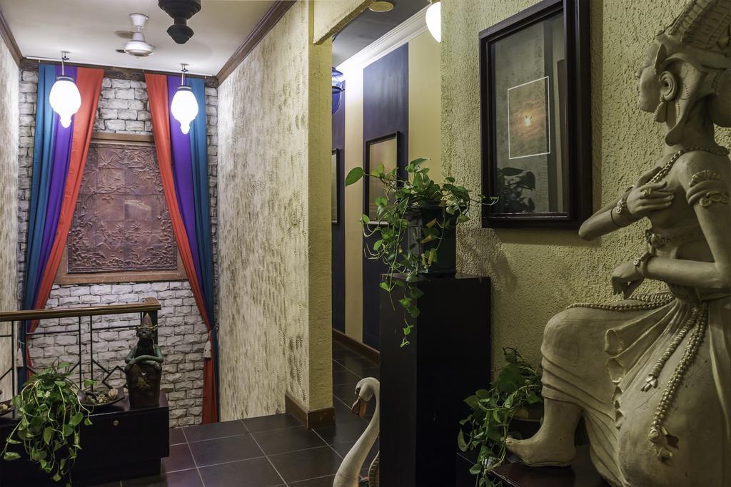 Dhanesvara Holistic Unique Homestay Wonocolo Ngoại thất bức ảnh
