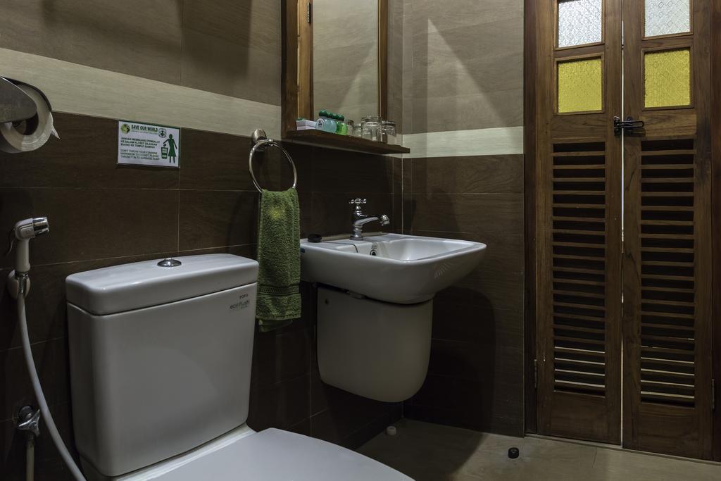 Dhanesvara Holistic Unique Homestay Wonocolo Phòng bức ảnh