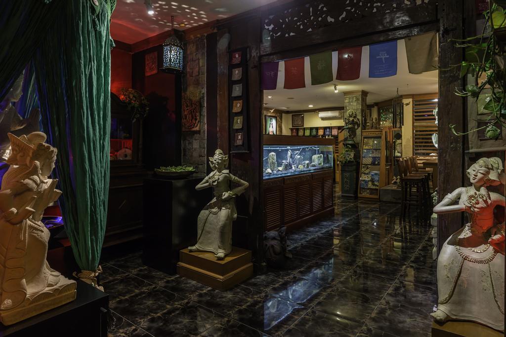 Dhanesvara Holistic Unique Homestay Wonocolo Ngoại thất bức ảnh