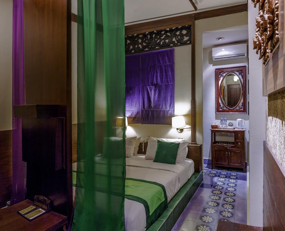 Dhanesvara Holistic Unique Homestay Wonocolo Ngoại thất bức ảnh