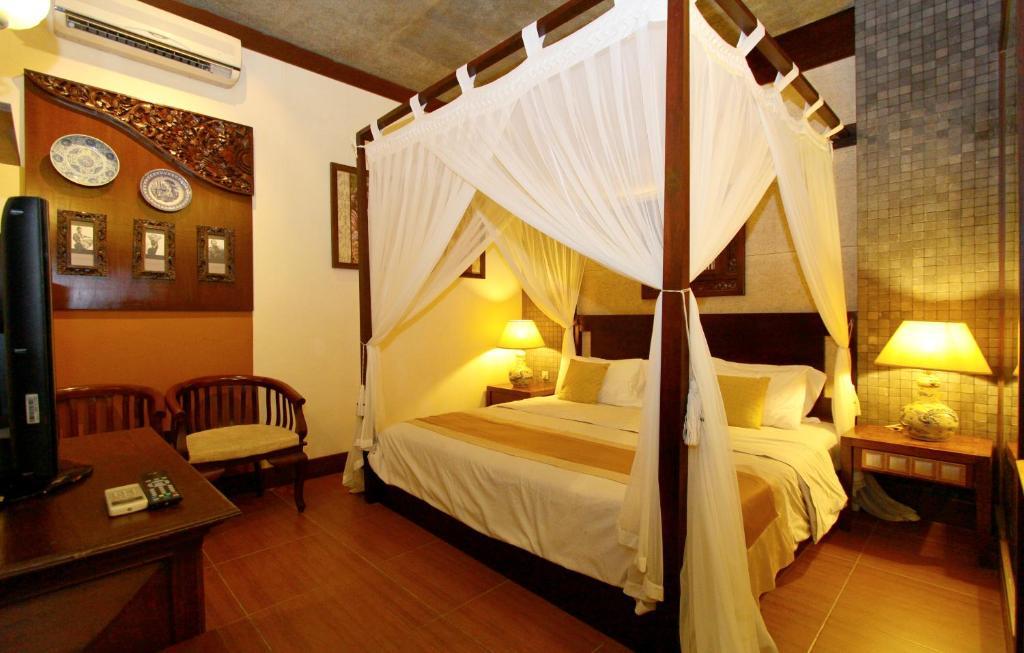 Dhanesvara Holistic Unique Homestay Wonocolo Ngoại thất bức ảnh