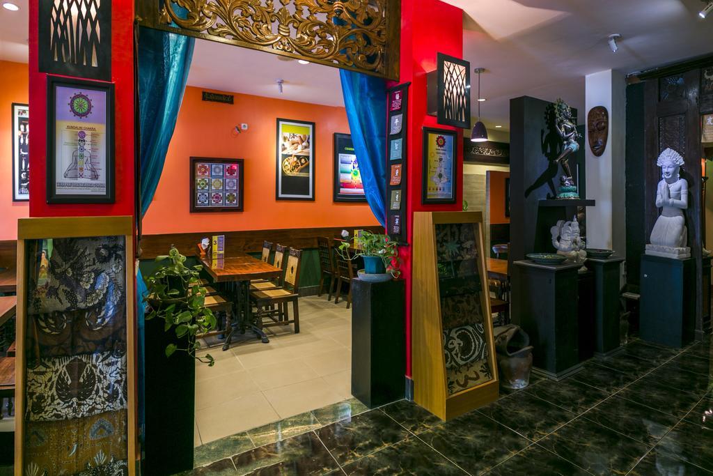 Dhanesvara Holistic Unique Homestay Wonocolo Ngoại thất bức ảnh