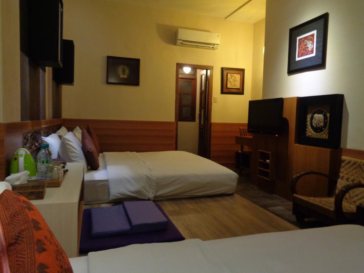 Dhanesvara Holistic Unique Homestay Wonocolo Ngoại thất bức ảnh