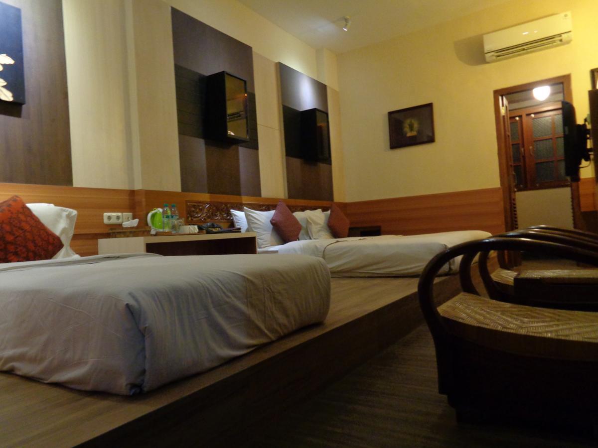 Dhanesvara Holistic Unique Homestay Wonocolo Ngoại thất bức ảnh