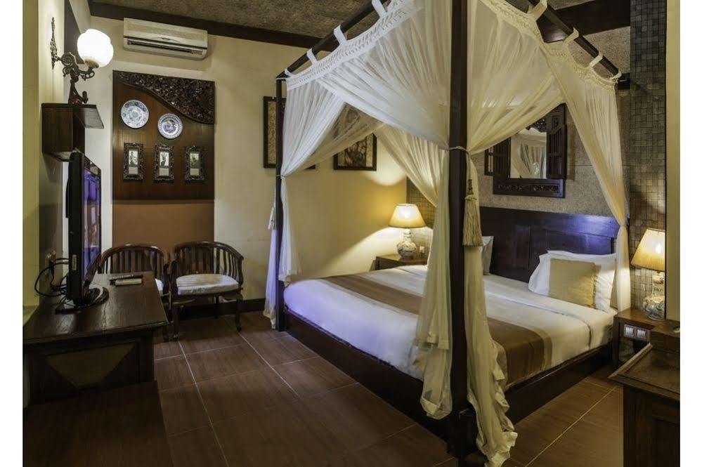 Dhanesvara Holistic Unique Homestay Wonocolo Ngoại thất bức ảnh