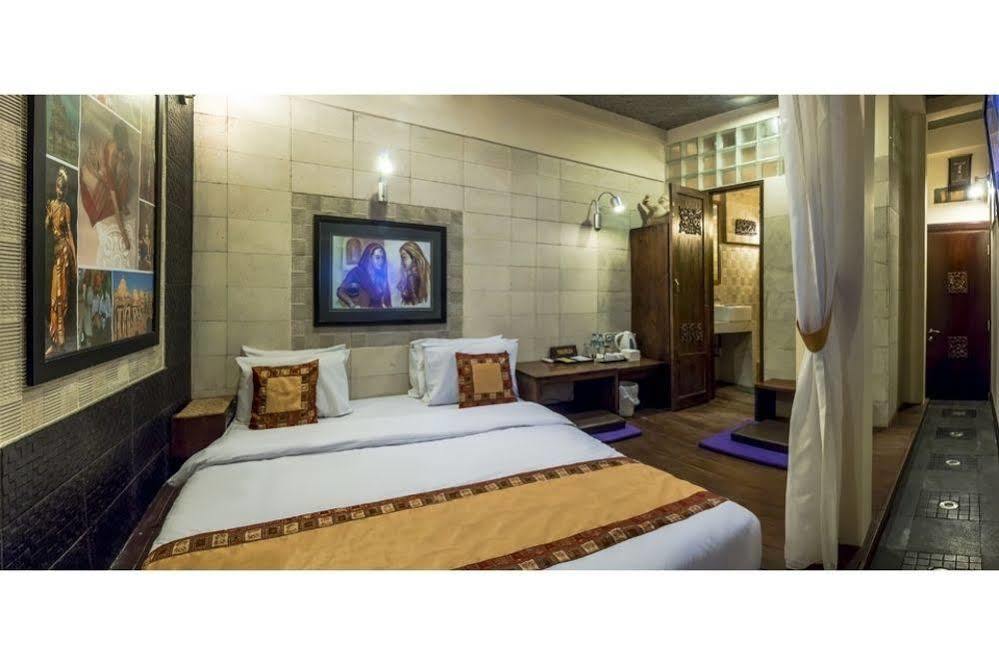 Dhanesvara Holistic Unique Homestay Wonocolo Ngoại thất bức ảnh