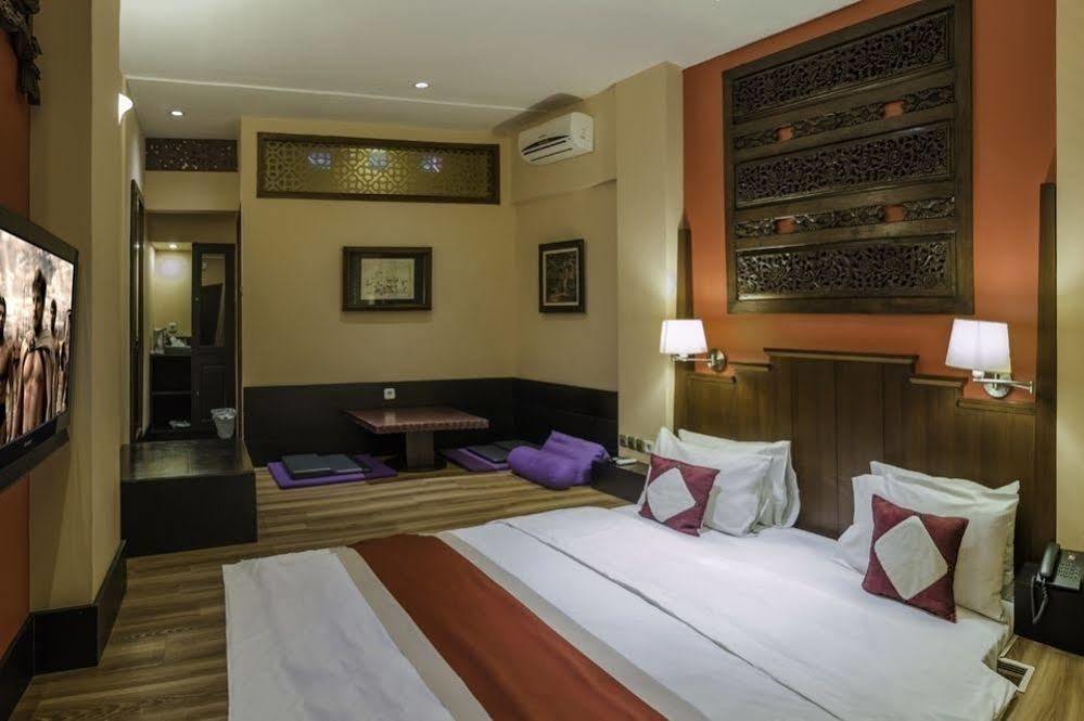 Dhanesvara Holistic Unique Homestay Wonocolo Ngoại thất bức ảnh