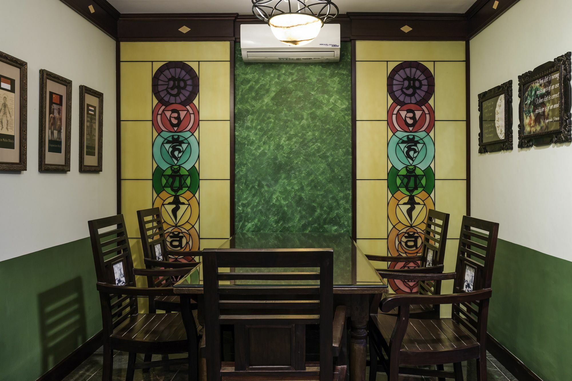 Dhanesvara Holistic Unique Homestay Wonocolo Ngoại thất bức ảnh