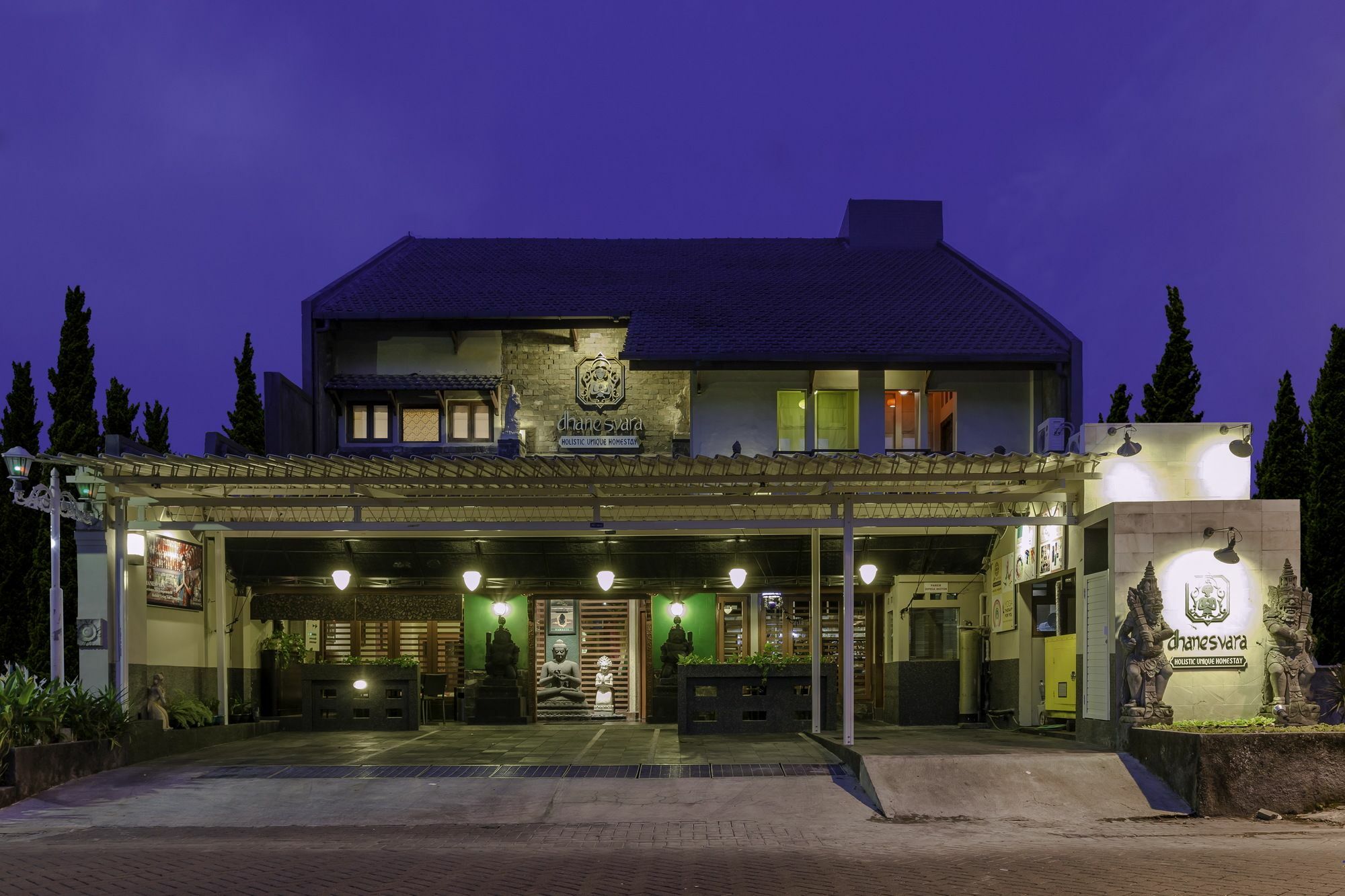 Dhanesvara Holistic Unique Homestay Wonocolo Ngoại thất bức ảnh