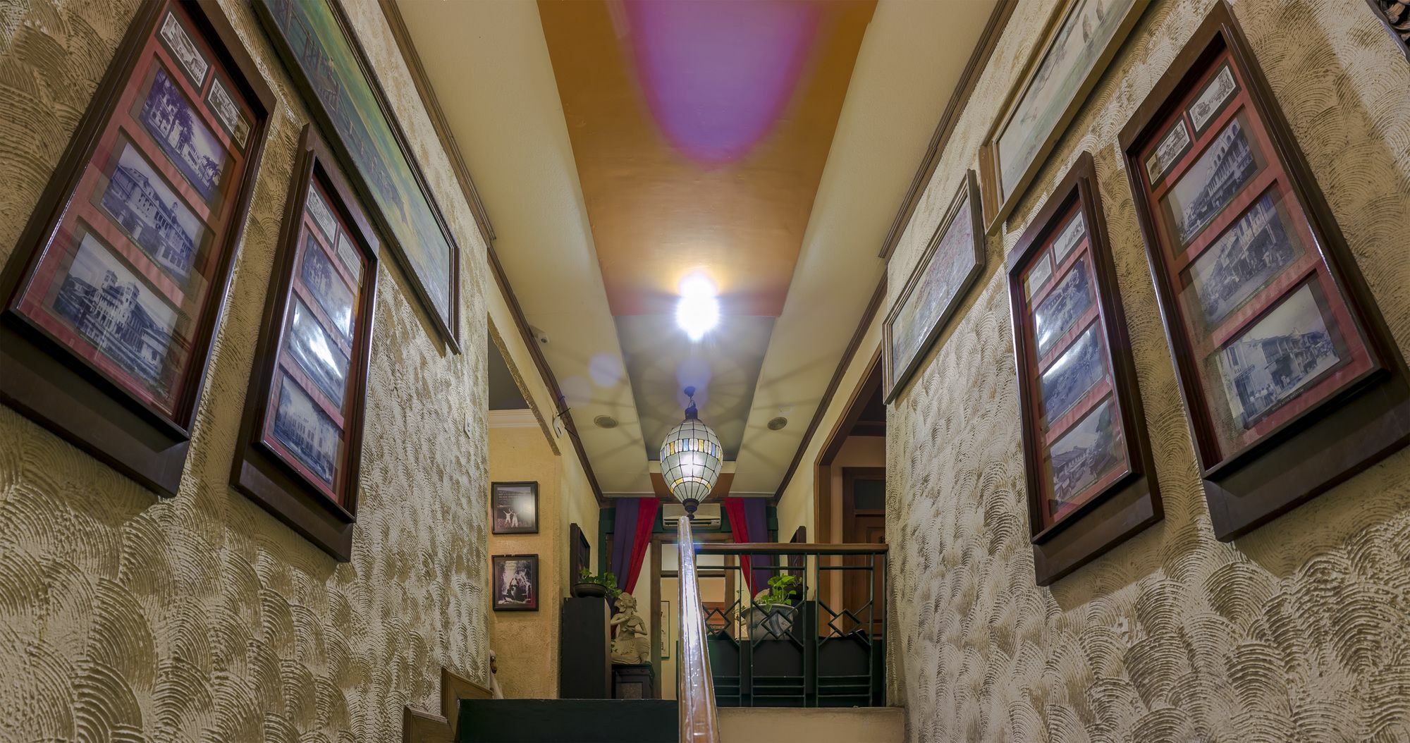 Dhanesvara Holistic Unique Homestay Wonocolo Ngoại thất bức ảnh