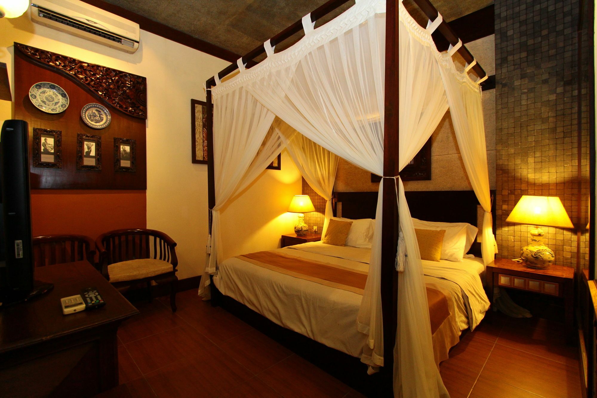 Dhanesvara Holistic Unique Homestay Wonocolo Ngoại thất bức ảnh