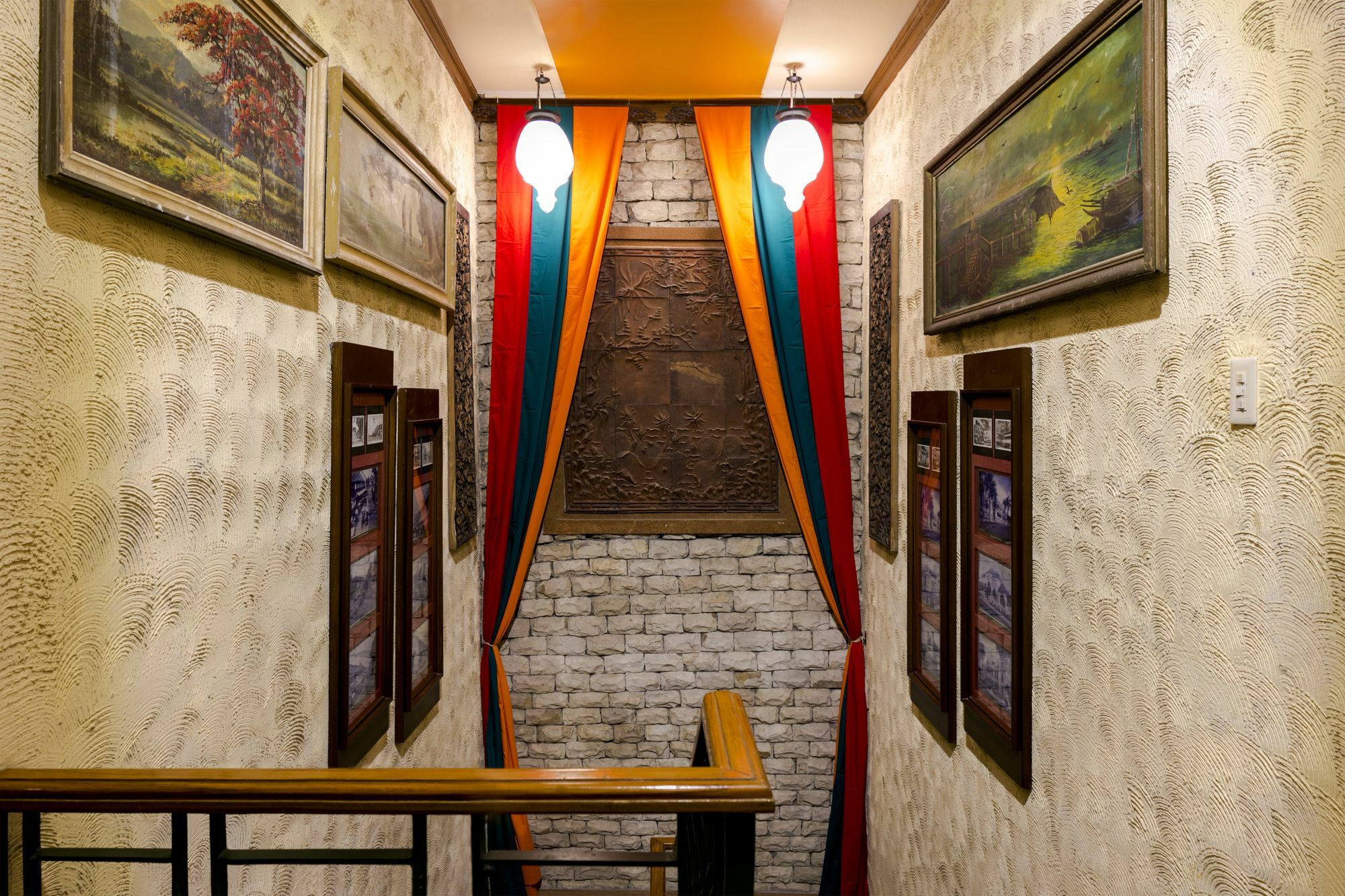 Dhanesvara Holistic Unique Homestay Wonocolo Ngoại thất bức ảnh